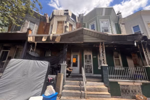 Residents are mourning after an arson on their block killed 1 man and damaged 5 homes