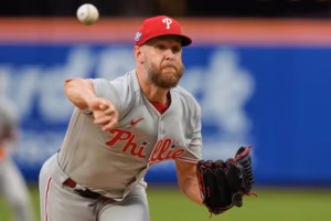 Derek Hill’s jaw-dropping catch keeps Phillies in front and Zack Wheeler delivers 2-1 win over Mets