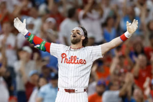 Bryce Harper hits for first-career cycle in five innings, Kyle Schwarber hits three homers vs. Mets