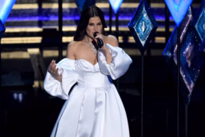 Idina Menzel thinks Philly audiences are just her vibe