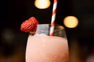 How to choose the right wine for frosé, a summertime cocktail staple
