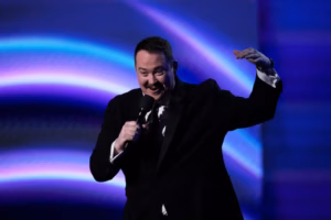 Comedian Shane Gillis’ one-night-only Linc show sets 2 Guinness World Records