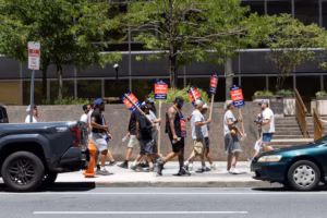Peco contract negotiations continued as union members remained on strike