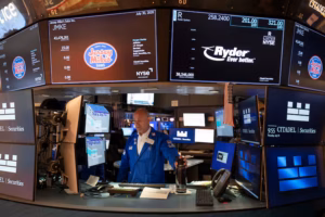 U.S. stocks rise to finish a wild July as Amazon soars, Apple sinks, and inflation worries worsen