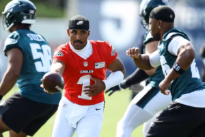 Eagles practice observations: Sean Mannion’s offense starts clicking; Jalen Hurts under center; Jalyx Hunt hunts
